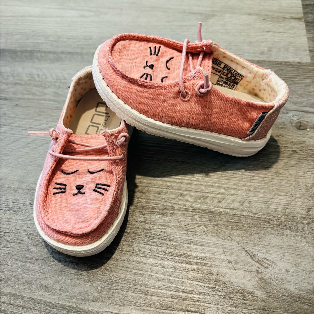 Hey Dude Toddler Kids Pink Cat Face Canvas Sneakers Size 6